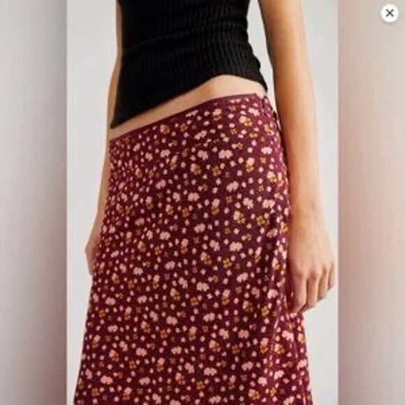 Free People NWOT IRL Floral Mini Slip Skirt Y2K 90’s Style Size 4 - Picture 1 of 10